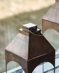 Lykta / Ljuslykta i antik mässing och glas två storlekar