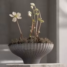 Kruka i grönt och rosa i 100% återvunnen plast