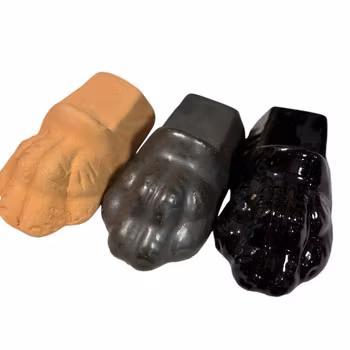 Kruktassar lejonfötter i keramik med en plan yta för krukan