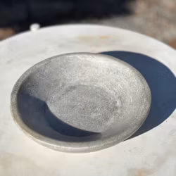 Skål eller fat i vackert formad marmor storlek 18x5cm