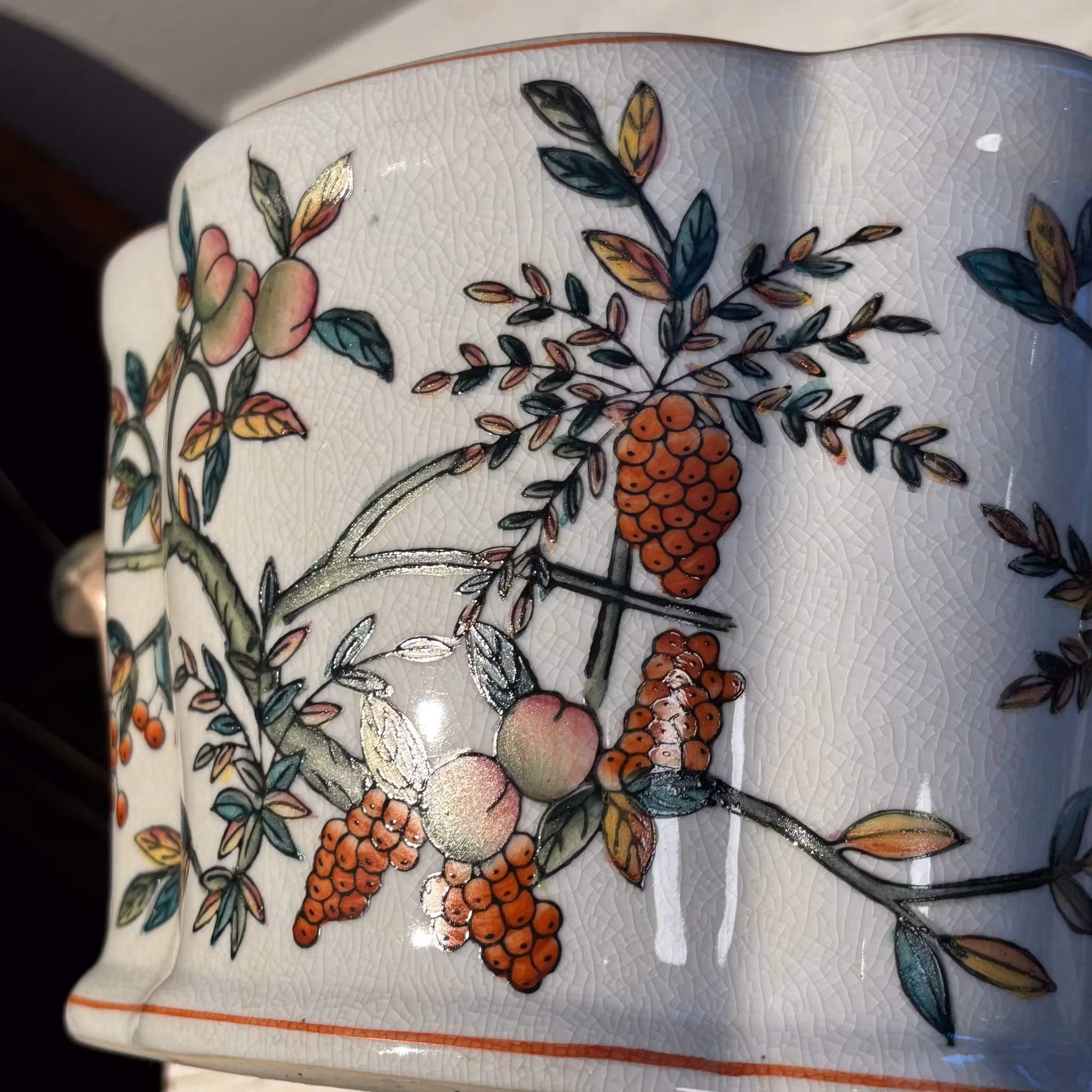 Kruka Jardiniere oval i porslin med vackert mönster Peach