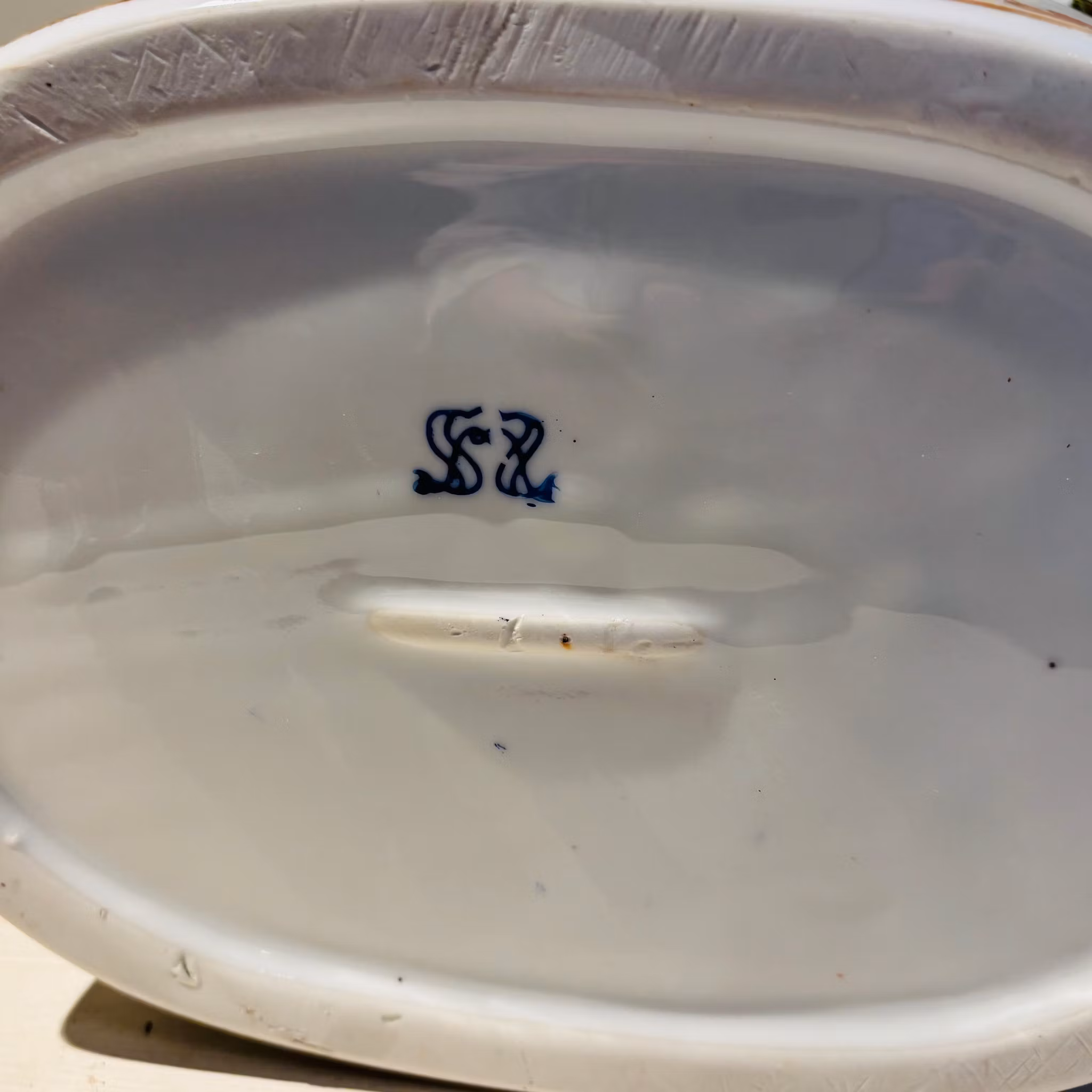 Kruka sk Jardiniere i porslin med mönster av ormbunke