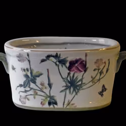 Kruka med hänklar sk Jardiniere i porslin med mönster av Malva