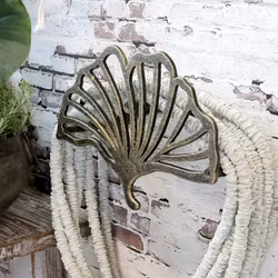 Hållare - Slanghållare för vattenslang vägg i antik mässing - Chic Antique