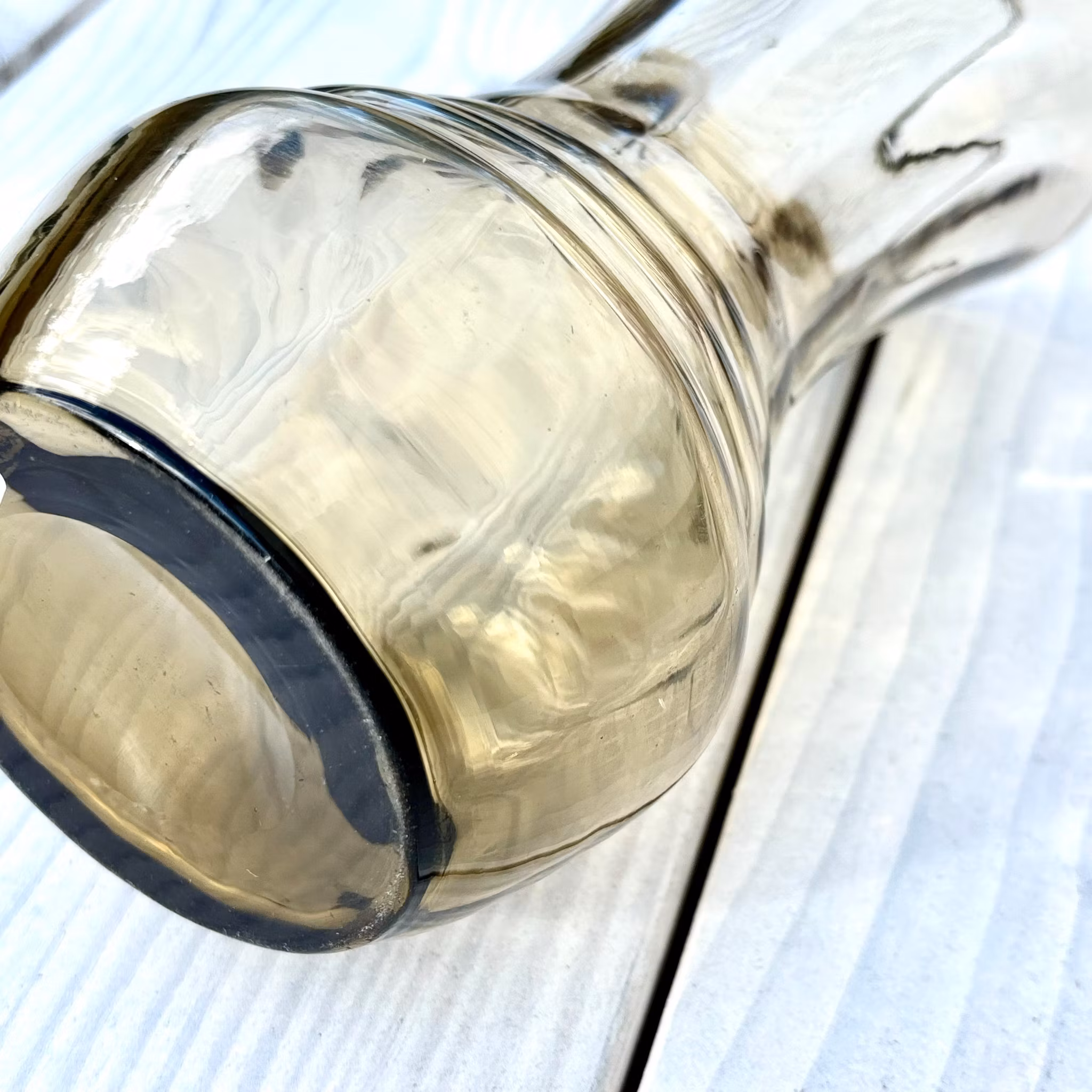 Vas i glas umbrafärgad, vintage