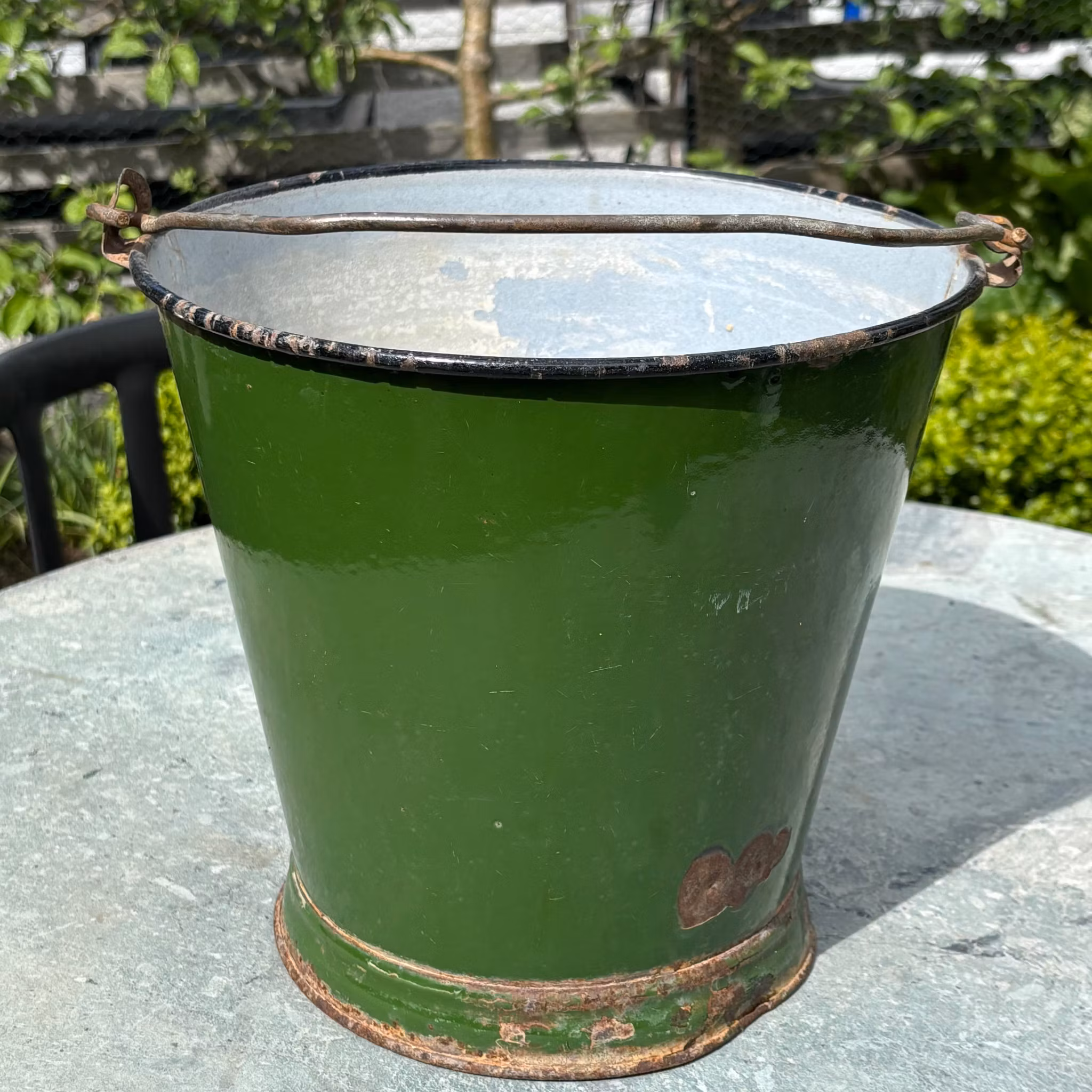 Hink i metall i flera softa färger, vintage