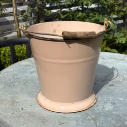 Hink i metall i flera softa färger, vintage