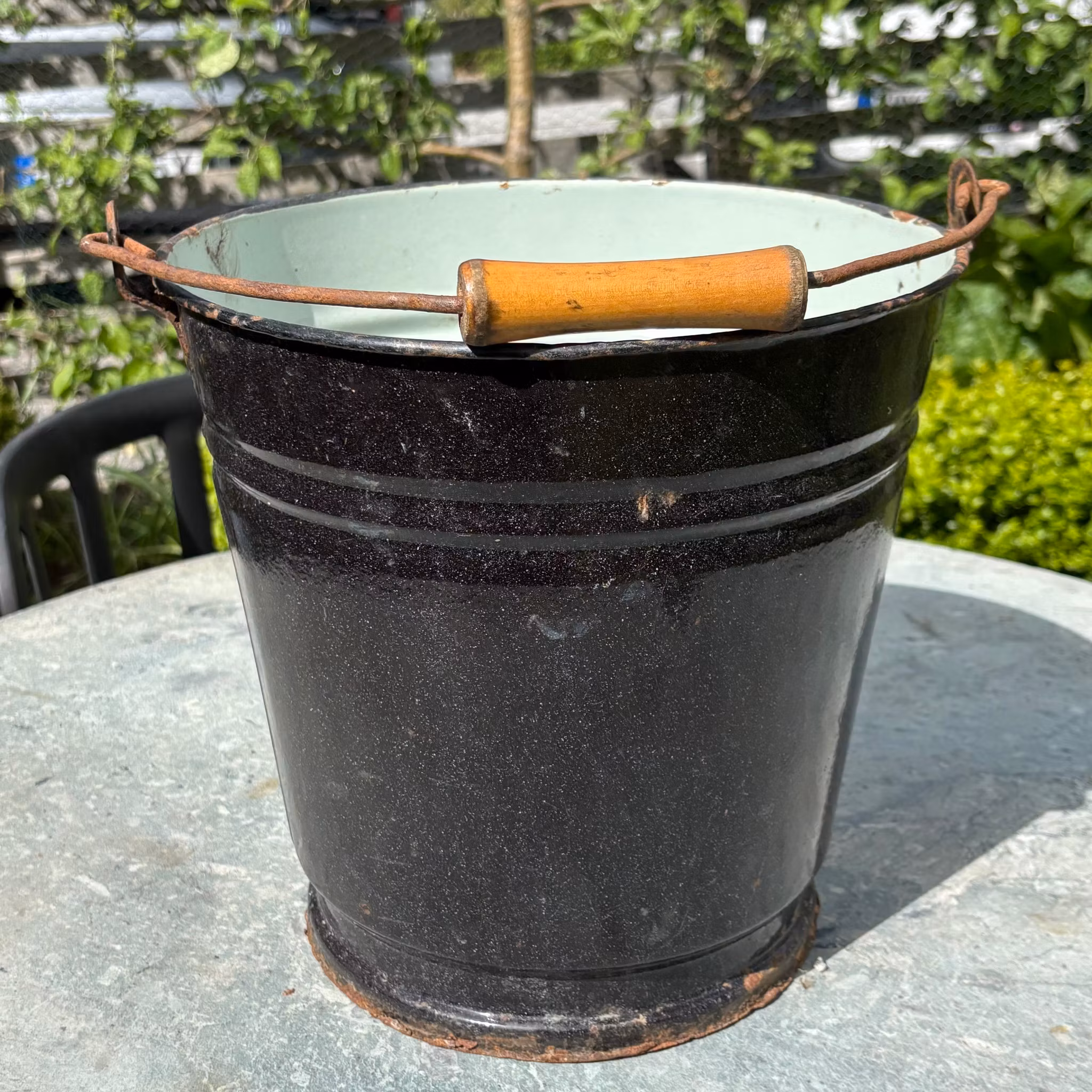Hink i metall i flera softa färger, vintage