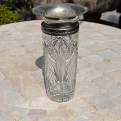 Vas i glas och metall