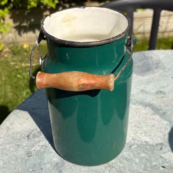 Kanna, mjölkkanna i emalj olika färger, vintage