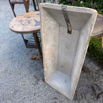 Trätråg av större mått från äldre tid, vintage