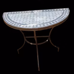 Mosaikbord i halvmåne form och metallunderrede