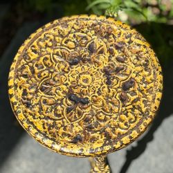 Pall / Piedestal i gjutjärn från Indien, vintage