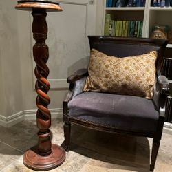 Piedestal i mjuka former, träslag mahogny, vintage