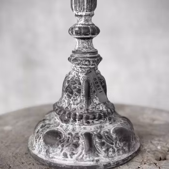 Ljusstake Lora i rustikt gjutjärn, Noori Objects