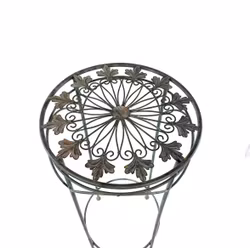 Piedestal i järn med dekorativt bladmönster, vintage