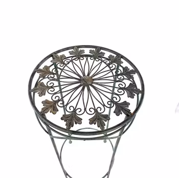 Piedestal i järn med dekorativt bladmönster, vintage