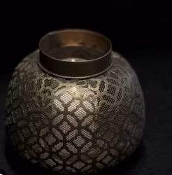 Ljuslykta i antik mässing, Noori Objects