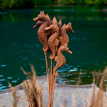 Sjöhäst på pinne i järn, Two Faces of Sweden