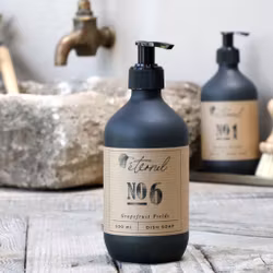 Handdiskmedel i två härligt friska dofter i vacker flaska med pump