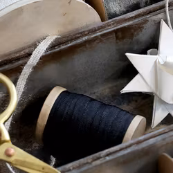 Band 5m i svart polyester, Chic Antique