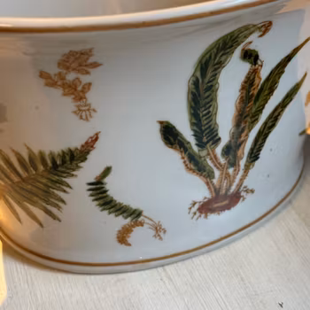 Kruka utställd med vackert mönster av ormbunke - Simply Scandinavia