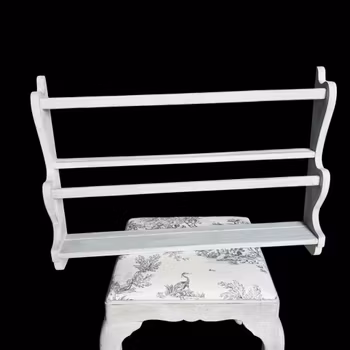 Tallrikshylla -Trä i ljusgrå nyanser - vintage