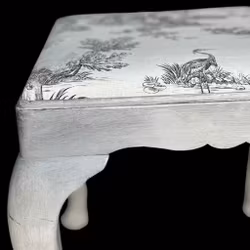 Pall - i trä med svängda ben och sits med franskt tyg - vintage