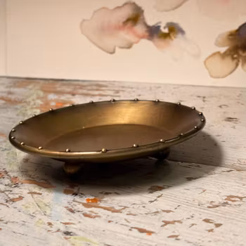 Fat i plåt med fin kant och kulfötter - Flera storlekar och färger - Strömshaga