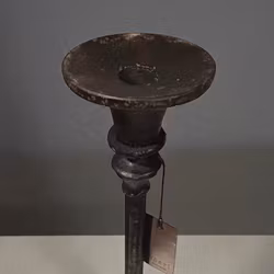 Ljusstake i gjutjärn - Dhara - Noori Objects