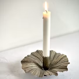 Ljusstake - vackert vriden antik mässing - Noori Objects