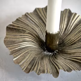 Ljusstake - vackert vriden antik mässing - Noori Objects