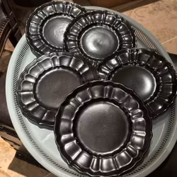 Assietter i svart av Arthur Percy för Gefle 5st - Vintage