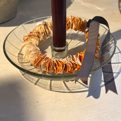 Ljusstake rund i glas med etsad rand Strömshaga