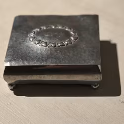 Skrin antik lockask i tenn och sammet - vintage