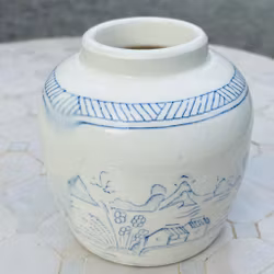 Krus Ingefärskrus Bojan i vitt porslin - Antik