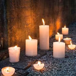 Ljus Uteljus i vitt med otroligt lång brinntid - Flera olika storlekar