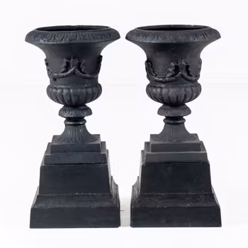 Trädgårdsurna (3) exklusiv gjutjärnskruka på sockel  - Vintage