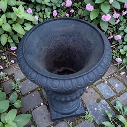 Trädgårdsurna (4) exklusiv gjutjärnskruka - Vintage