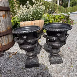 Trädgårdsurnor (5) exklusiva gjutjärnskrukor med hänklar 2st - Vintage
