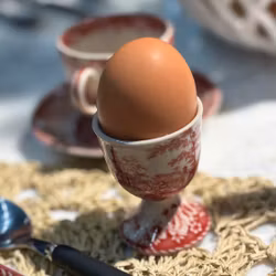 Äggkopp inspirerad av 1700-talets Frankrike och Toile de Jouy, Olsson Jensen