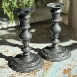 Ljusstakar ett par antika i tenn - äldre modell - vintage