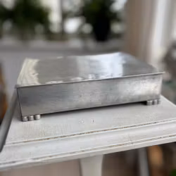 Etui - cigarretui i tenn på små fina fötter och insida av trä - Edlunds Silverfabrik