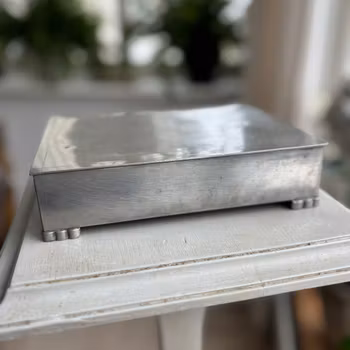 Etui - cigarretui i tenn på små fina fötter och insida av trä - Edlunds Silverfabrik