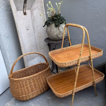 Brickbord i två plan i rotting & bambu - vintage