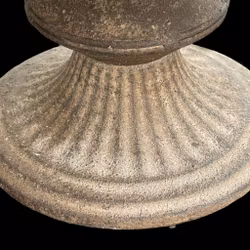 Kruka på fot pokal i rostigt järn - 2 stl - Wikholm Form