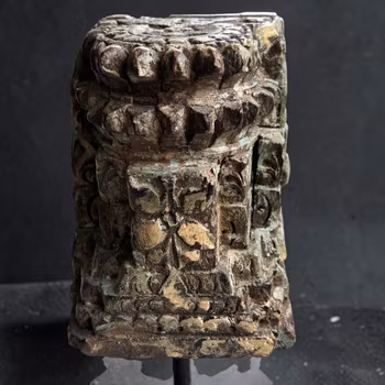 Träskulptur dekorativ äldre detalj från Indien - Vintage