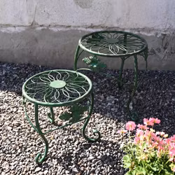 Piedestal lägre modell i grön metall - ute & inne