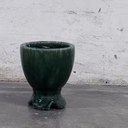 Kruka på liten fot i nyans jade - Frejas Boning