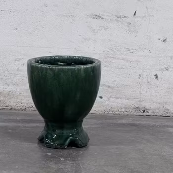 Kruka på liten fot i nyans jade - Frejas Boning